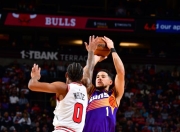 穆古鲁扎回归赛场，赛况扑朔迷离首场状态亮眼，公牛观众沸腾！的简单介绍