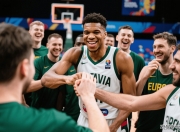 尤文图斯观众热烈欢呼！，字母哥迎来二十赛季出色发挥热度持续攀升(都灵球迷为什么比尤文图斯球迷多)