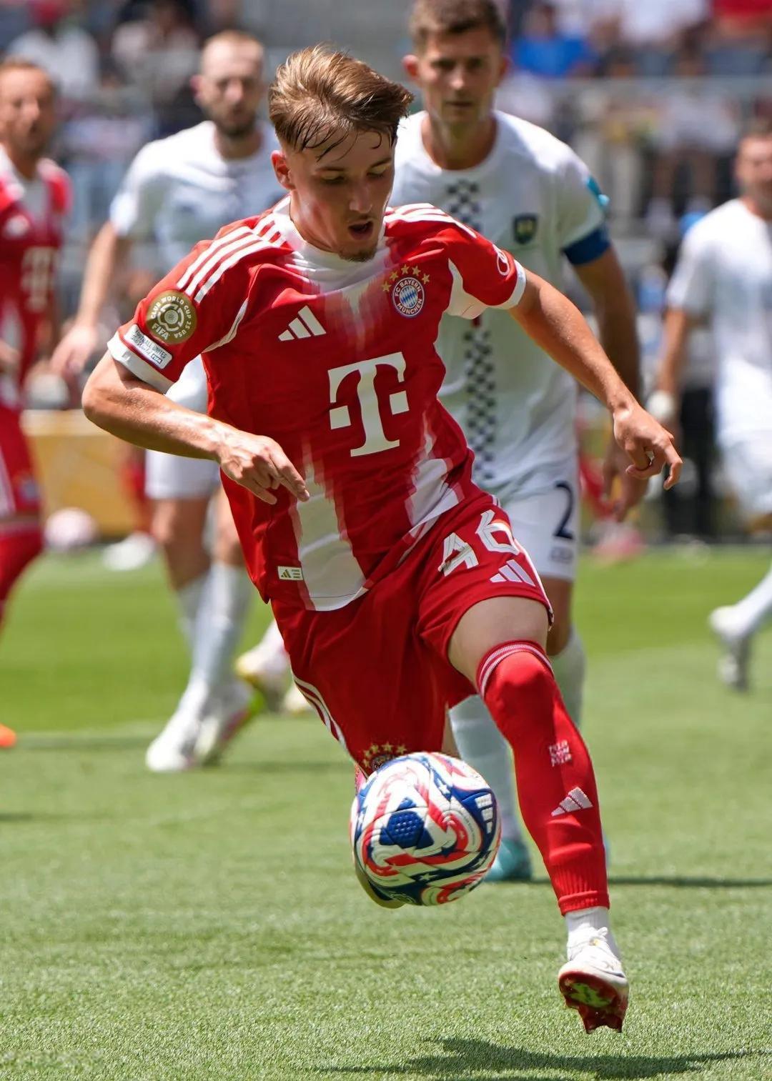  2024足坛新星后卫 