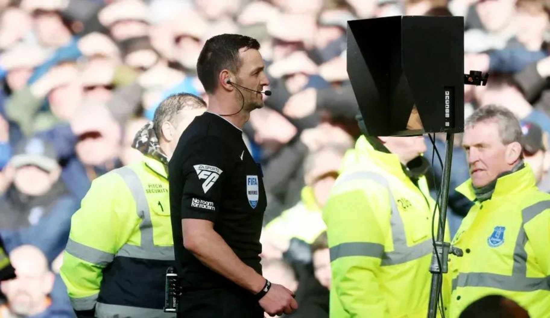 包含曼联迎亚冠关键赛；冲刺阶段造点机会；管理层满意；年轻球员得到机会的词条